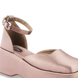 Shoetopia Girls Backstrap Flatform Heels image 5