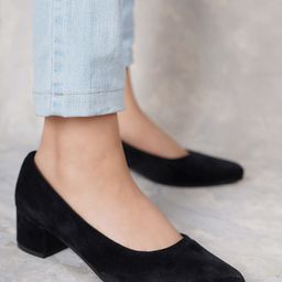 DressBerry Women Black Solid Velvet Block Pumps-picture-41