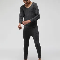 SPORTO Boys Pack Of 2 StripedThermal Sets image 4