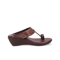 Mochi Printed Ethnic Embellished One Toe Wedges image 4