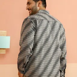 Instafab Plus Abstract Printed Spread Collar Roll-Up Sleeves Relaxed Fit Cotton Shirt image 4