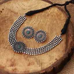 VENI Women Silver-Toned & Green Brass Silver-Plated Oxidised Necklace-picture-19