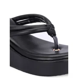 CLOG LONDON Womens Black Round Toe Heels image 4