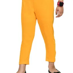 IndiWeaves Girls Pack of 3 Mid Rise Cotton Capris image 3
