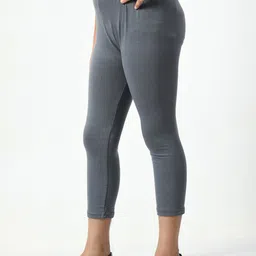 BAESD Girls Pack Of 4 Skinny Fit Mid Rise Capris image 3