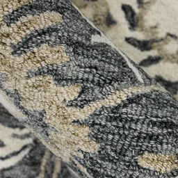 saraswatii global Grey Floral Hand-Tufted Wool Carpets image 4