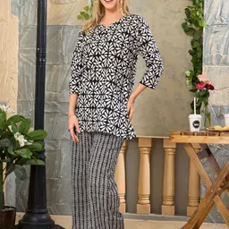 NIGHT FLOSS Printed Round Neck Three-Quarter Sleeves Pure Cotton Top With Palazzo image 4