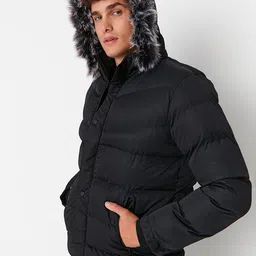 Trendyol Men Black Solid Puffer Jacket image 4