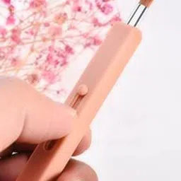 KAZARMAA Portable Lip Brush With Protect Cap Retractable Cover image 4