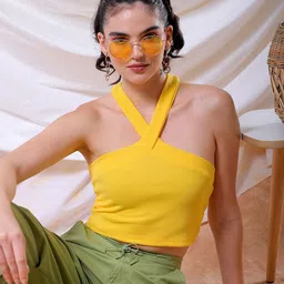 freehand by the indian garage co Freehand by The Indian Garage Yellow Fitted Solid V-Neck Crop Top-picture-17