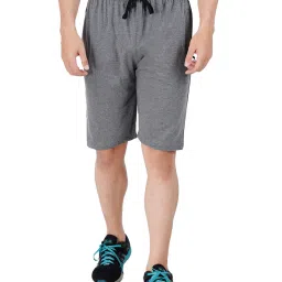 feel track Bermudas with Drawstring Waist image 1