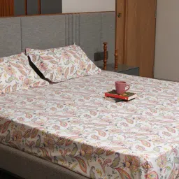 urban space 200 TC Floral Print Double Bedsheet with Pillow Covers image 1