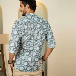 shasak Men Floral Short Kurta image 2