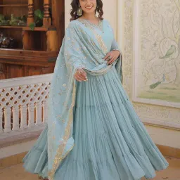 svaraa Women Embroidered Anarkali Kurta Set image 2