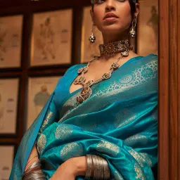 ri-wah Floral Pattern Silk Saree image 2