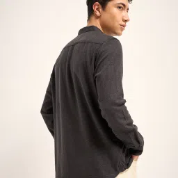 the bear house Men Slim Fit Shirt with Button-Down Collar image 2