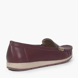 hi-attitude Women Perforated Low-Top Moccasins image 2