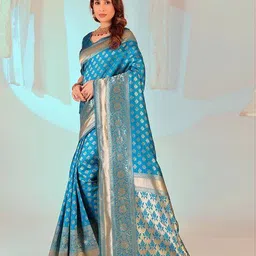 revangi Women Woven Saree with Contras Border image 2