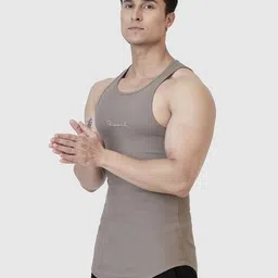 fuaark Men Round-Neck Sleeveless Vest image 2