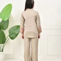 bella moda Girl Floral Print Shirt & Pants Set image 2