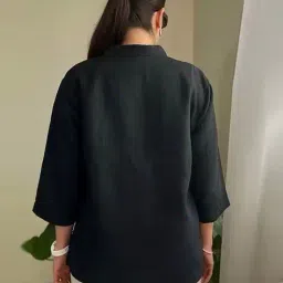 revangi Women Straight Tunic with Spread Collar image 2