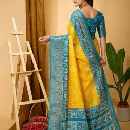 saree mall Women Printed Saree with Contrast Border image 2