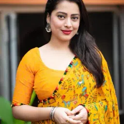 revangi Women Traditional Saree with Unstitched Blouse Piece        image 2