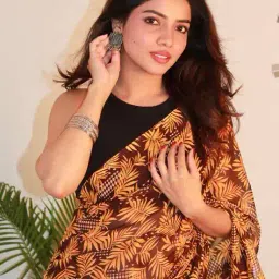 sitanjali Women Printed Saree with Contrast Border   image 2