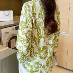 hivora Women Floral Print Regular Fit Top image 2