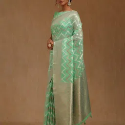 soch Women Chevron Print Saree with Contrast Border image 2