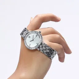 haute sauce Women Round Dial Analogue Watch  image 2