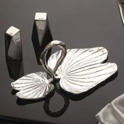 trovea's Leaf-Shaped Handcrafted Salter Stand image 2