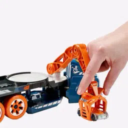 hot wheels Spinning Battery Operated Crane image 2