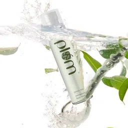 plum Green Tea Revitalizing Face Mist image 2