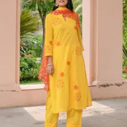 dayaachi Women Printed Straight Kurta with Pants & Dupatta Set image 2
