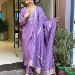 svaraa Women Embellished Straight Kurta Set image 2