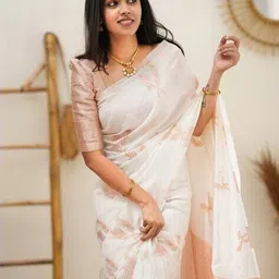 nyrika Women Leaf Woven Saree with Contrast Pallu image 2