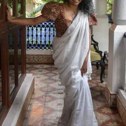 suta Women Mul Cotton Saree  image 2