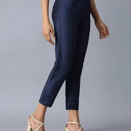 w Women Trousers image 3