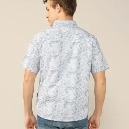 lee cooper Men Geometric Print Resort Fit Shirt image 3