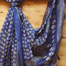 molcha by babita singh Floral Print Dupatta with Tassels image 3