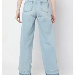 vero moda Lightly Washed Straight Fit Jeans image 3