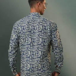 vastramay Men Printed Regular Fit Short Kurta with Welt Pockets image 3