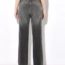 only Women Mid-Wash Flared Jeans image 3