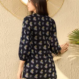 ahika Women Block print Regular Fit V-Neck Tunic image 3
