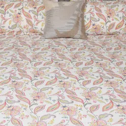 urban space 200 TC Floral Print Double Bedsheet with Pillow Covers image 3