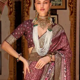 ri-wah Printed Saree with Contrast Zari Border image 3