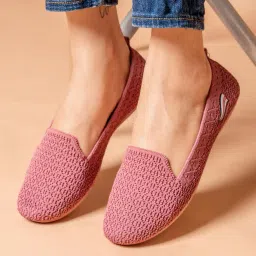 indifeet Women Round-Toe Slip-On Shoes image 3