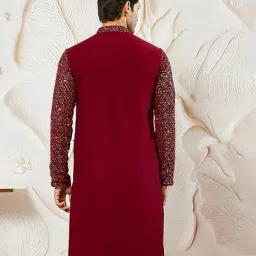 vastramay Men Embellished Regular Fit Long Kurta with Mandarin Collar image 3