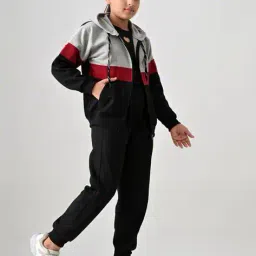 smshopmore Girls Typographic Print Tracksuit Set image 3